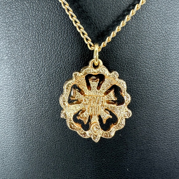 VINTAGE SIGNED SARAH COVENTRY SWEET FLOWER PENDANT NECKLACE - Picture 3 of 10